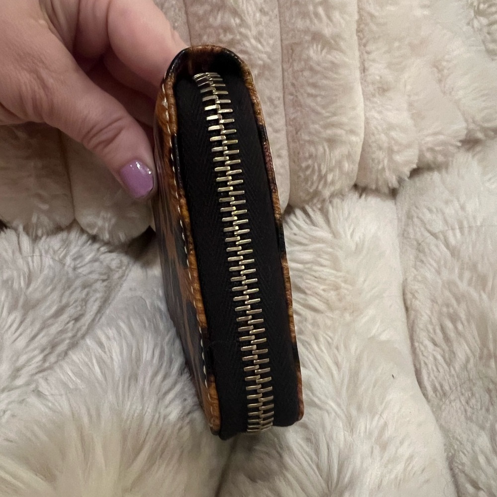 NWOT Dooney & Bourke Leopard Print Wallet - Picture 4 of 8